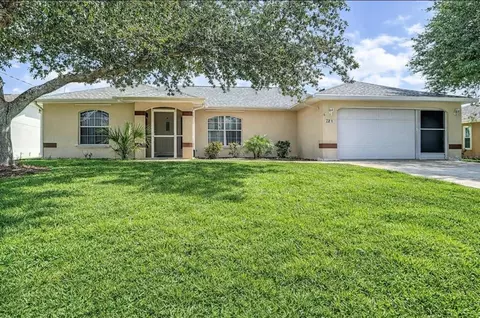 104 Mark Twain Ln, Rotonda West, FL 33947