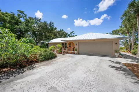 1733 Belvidere Rd, Englewood, FL 34223