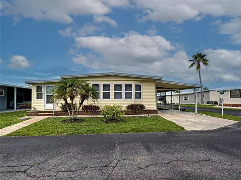 140 N Fiji Cir, Englewood, FL 34223