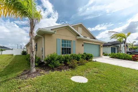 108 Oakwood Ct, Rotonda West, FL 33947