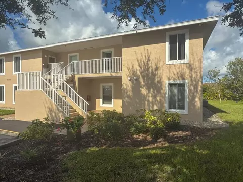 9550 Fiddlers Green Cir #205, Rotonda West, FL 33947