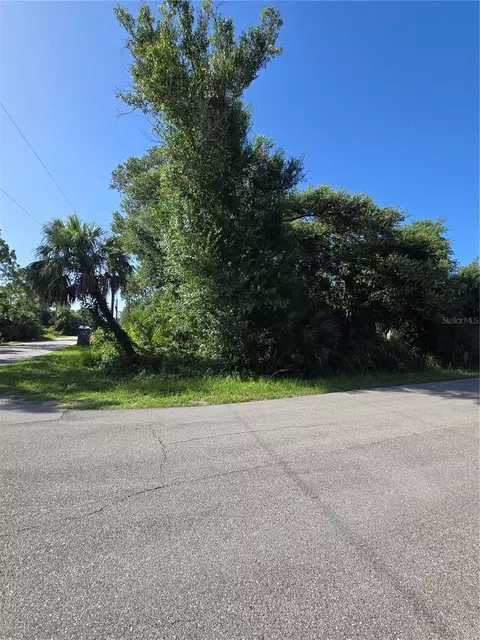 Crowell Lane, North Port, FL 34288