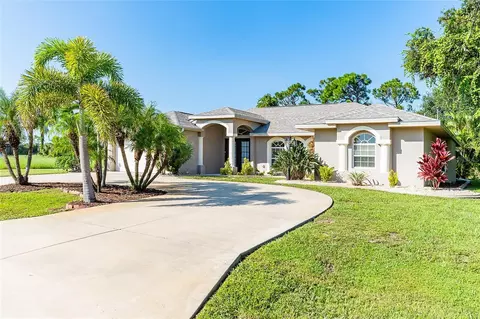 70 Tournament Rd, Rotonda West, FL 33947