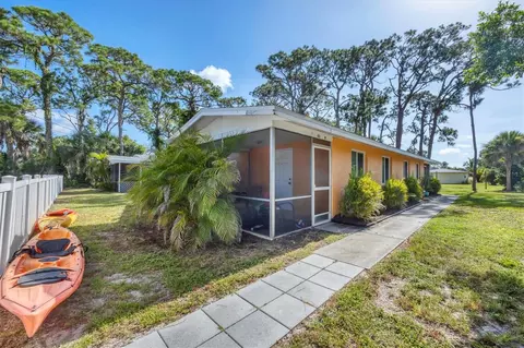 85 Orange St, Englewood, FL 34223