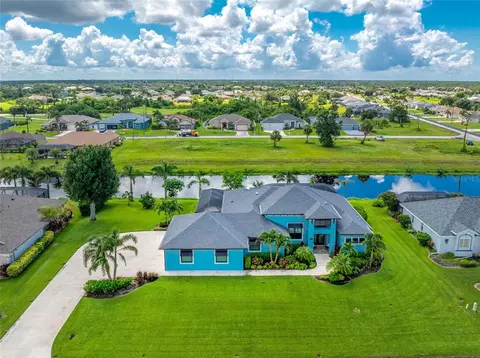 35 Medalist Cir, Rotonda West, FL 33947
