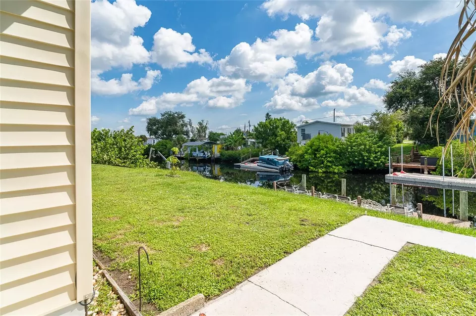  1301 Kingfisher Dr, Englewood, FL 34224 photo 19