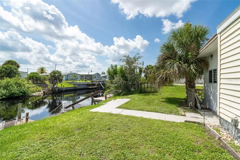  1301 Kingfisher Dr, Englewood, FL 34224 photo 20