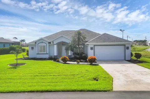 39 Medalist Cir, Rotonda West, FL 33947