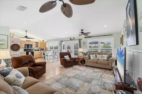 Living - 261 Bocilla Dr, Placida, FL 33946 photo 4 of 4