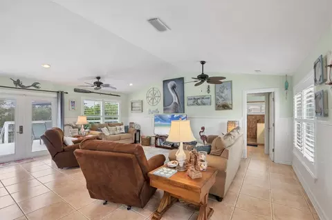 Living - 261 Bocilla Dr, Placida, FL 33946 photo 2 of 4