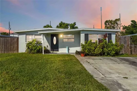 1506 14th St E, Bradenton, FL 34208