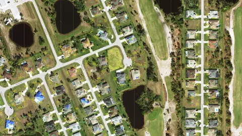 50 Clubhouse Ct, Rotonda West, FL 33947