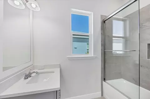 Bath - 8936 Conch Ave, Placida, FL 33946 photo 4 of 5