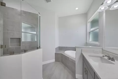 Bath - 8936 Conch Ave, Placida, FL 33946 photo 2 of 5