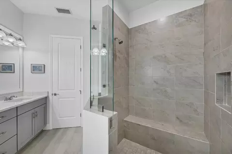 Bath - 8936 Conch Ave, Placida, FL 33946 photo 3 of 5