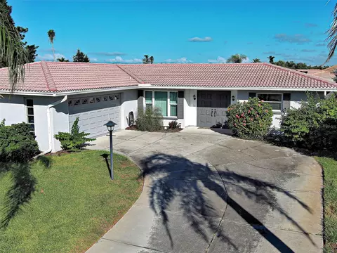 7 Old Trail Rd, Englewood, FL 34223