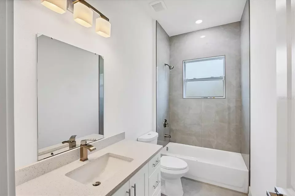 Bath - 19152 Addison Ave, Port Charlotte, FL 33954 photo 3 of 3