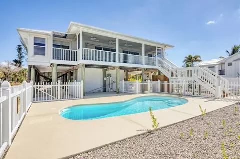 Exterior - 271 Bocilla Dr, Placida, FL 33946 photo 7 of 9