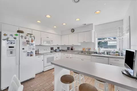 Kitchen - 271 Bocilla Dr, Placida, FL 33946 photo 1 of 2