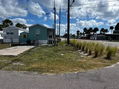 201 Bayo St, Englewood, FL 34223