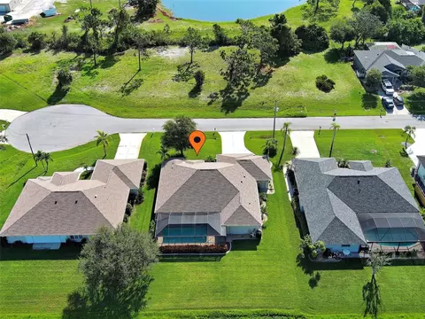29 Clubhouse Pl, Rotonda West, FL 33947