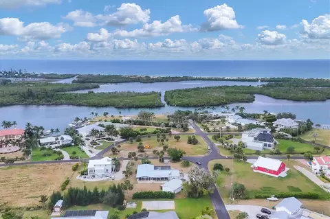 View/Area - 45 Cape Haze Dr, Placida, FL 33946 photo 8 of 9