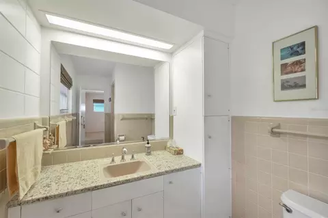 Bath - 45 Cape Haze Dr, Placida, FL 33946 photo 2 of 3