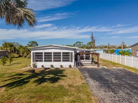 2070 Essence Ave, Englewood, FL 34224