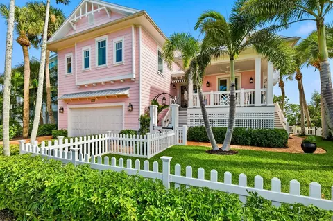 589 Buttonwood Bay Dr, Boca Grande, FL 33921