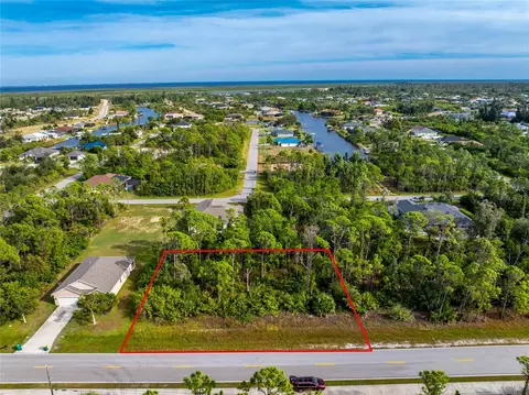 9412 Hallendale Dr, Port Charlotte, FL 33981