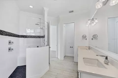 Bath - 8920 Conch Ave, Placida, FL 33946 photo 2 of 5