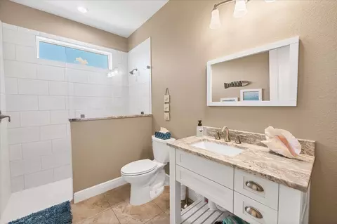Bath - 34 Brig Cir S, Placida, FL 33946 photo 3 of 3