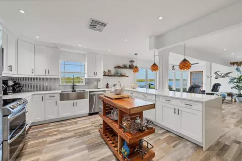 Kitchen - 440 Bocilla Dr, Placida, FL 33946 photo 3 of 5