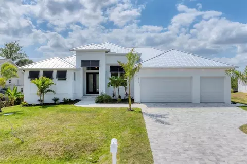18610 Ayrshire Cir, Port Charlotte, FL 33948