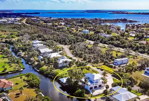 10050 Creekside Dr, Placida, FL 33946