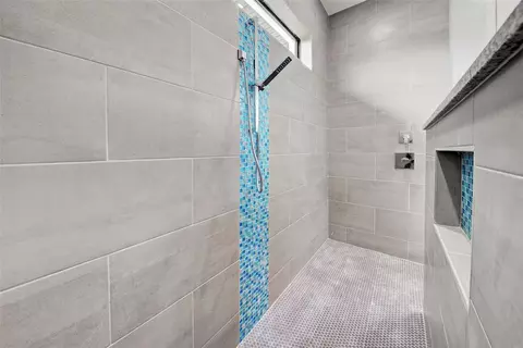 Bath - 19 Windward Rd, Placida, FL 33946 photo 6 of 8