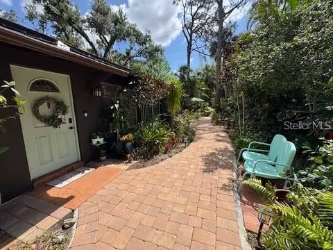 590 Artists Ave, Englewood, FL 34223