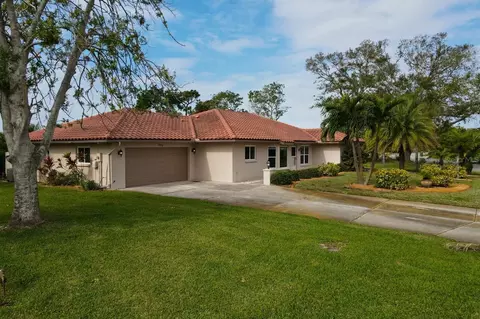331 Oakwood Cir, Englewood, FL 34223