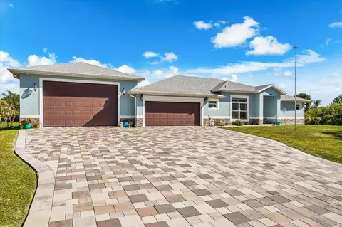 6184 Van Dine St, Englewood, FL 34224
