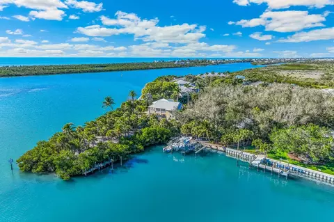 55 Spyglass Aly, Placida, FL 33946