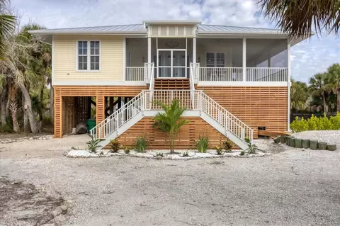 32 Palm Dr, Placida, FL 33946