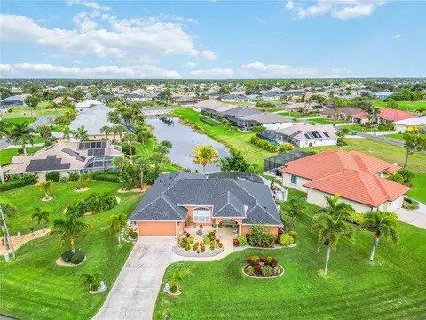 15 Medalist Ter, Rotonda West, FL 33947