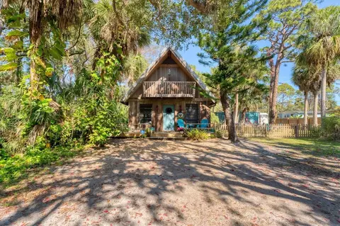 681 Olive St, Englewood, FL 34223