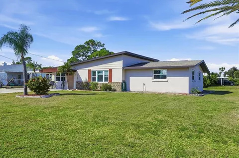 2090 Pennsylvania Ave, Englewood, FL 34224