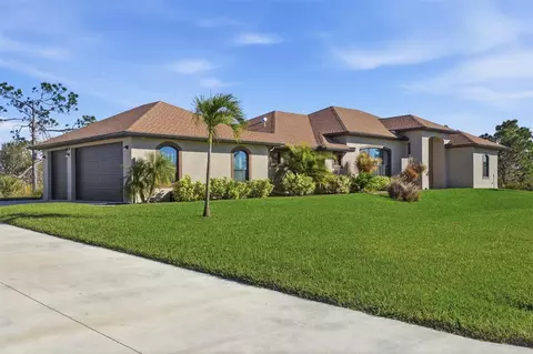 5 Aye Ct, Placida, FL 33946