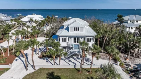 9 Peekins Cove Dr, Boca Grande, FL 33921
