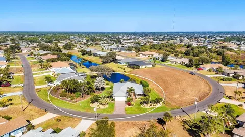 23 Medalist Pl, Rotonda West, FL 33947