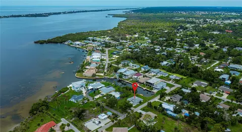352 Oak St, Englewood, FL 34223