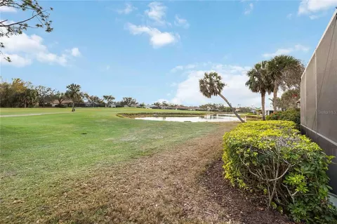 Exterior - 547 Fallbrook Dr, Venice, FL 34292 photo 5 of 14