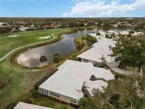 View/Area - 547 Fallbrook Dr, Venice, FL 34292 photo 8 of 26
